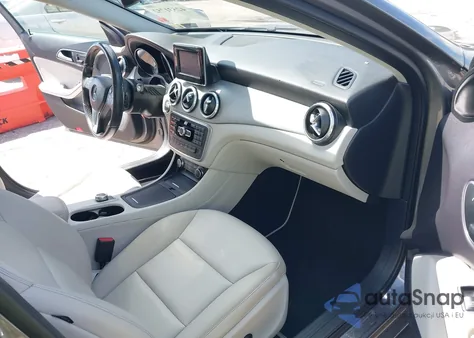 2015 Mercedes-Benz Gla 250 z USA, uszkodzony, nr VIN WDCTG4EB2FJ175454